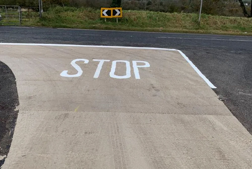 road markings